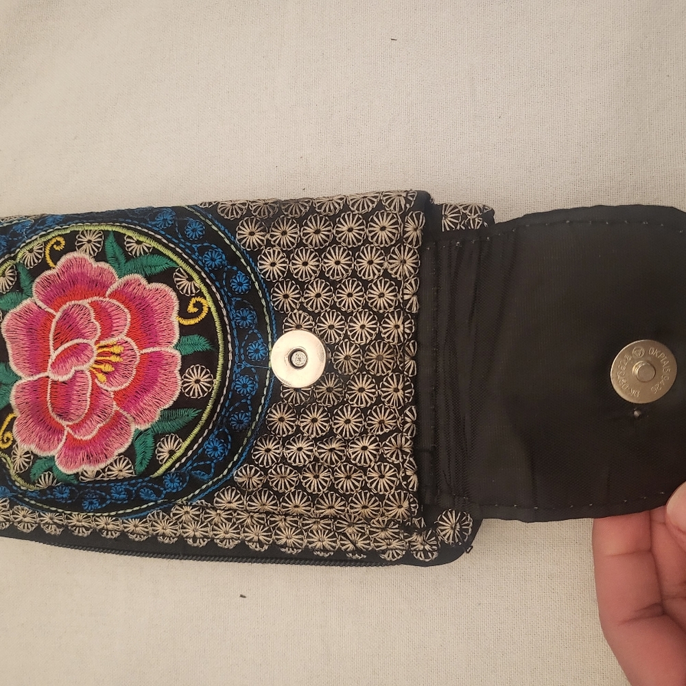 Embroidery Wallet - Picture 4 of 5